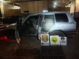 Veículo com placas paraguaias é flagrado carregado com pneus ilegais
