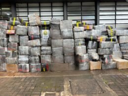 Mais de 4,6 toneladas de maconha são apreendidas em caminhão na BR-277