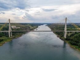 Passagem de caminhões vazios será exclusiva pela Ponte da Integração durante a noite