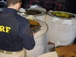 Caminhão é apreendido com 3.380 kg de maconha no Paraná