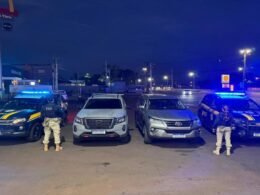 Apreendidos dois veículos furtados em um caminhão cegonha em Foz do Iguaçu