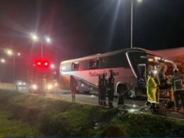 Ônibus que transportava pacientes do SUS se envolve em acidente no retorno a Foz