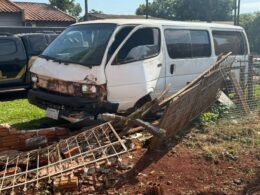 Motorista foge, abandona van em movimento e acaba preso após pular em rio no Bubas