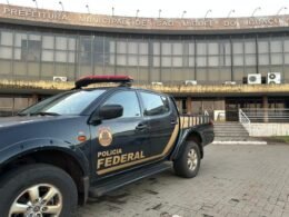 PF realiza operação contra crimes eleitorais e afasta servidores da prefeitura