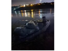 Droga é abandonada durante fuga e quase 300 kg de maconha são apreendidos no Rio Paraná