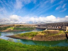 Itaipu investe R$ 5,7 bilhões para conter alta na conta de luz
