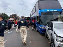 Engavetamento com cinco veículos deixa dois feridos na BR-277 em Foz do Iguaçu