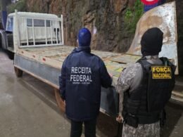 Motorista foge para o Paraguai após caminhão com maconha ser interceptado na Aduana