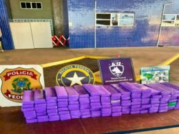 Mais de 100 kg de maconha são encontrados escondidos em carro na Ponte da Amizade