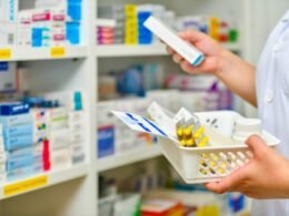 Pacientes poderão retirar medicamentos do SUS com receita de médico particular