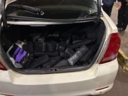 Motorista paraguaio é preso com quase 125 kg de maconha escondidos em carro na Aduana da Ponte da Amizade