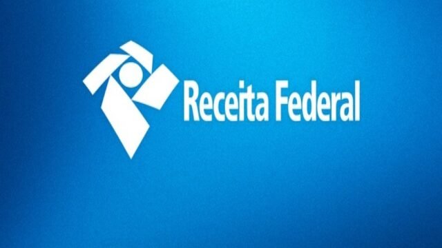 Contribuintes começam a receber restituição automática do Imposto de Renda via Pix