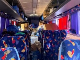 Ônibus clandestino é flagrado abarrotado de mercadorias avaliadas em R$ 800 mil