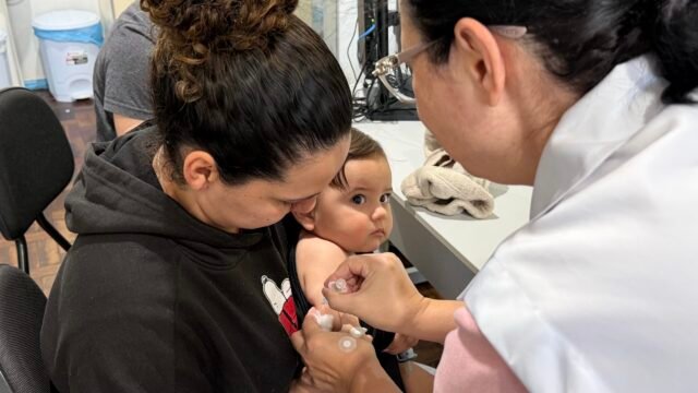 Foz aplicou 1.429 doses de vacina no sábado do Dia D, em 12 unidades de saúde