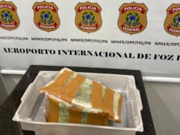 Jovem tentou embarcar para o Rio com 3 quilos de cocaína presos ao corpo no aeroporto de Foz