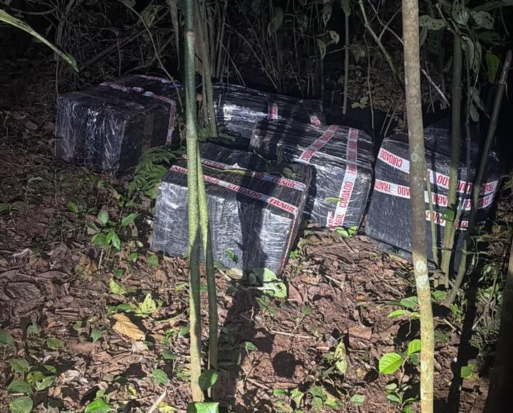 O barco veio do Paraguai e eles largaram tudo na mata: 376 kg perto do Marco das Três Fronteiras