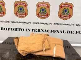 O destino final era a Espanha: passageira é presa com 2,6 kg de cocaína no aeroporto de Foz