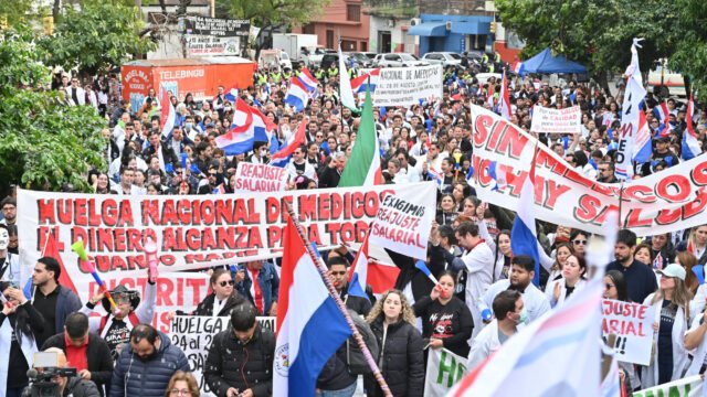Greve de médicos no Paraguai suspende consultas em Ciudad del Este até sexta-feira