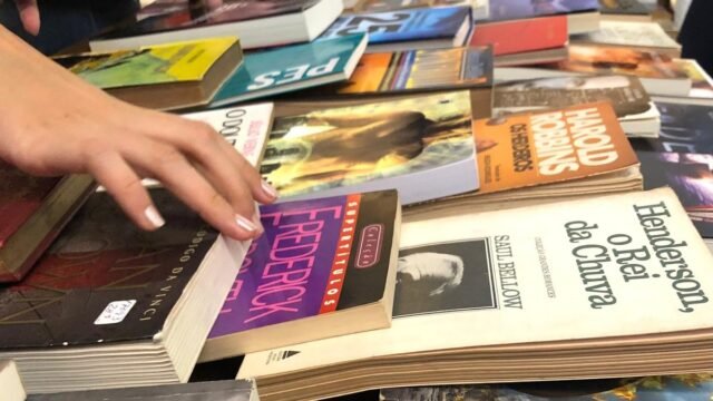 Leve um livro em bom estado e volte com outro: a Feira do Livro de Foz estreia a troca