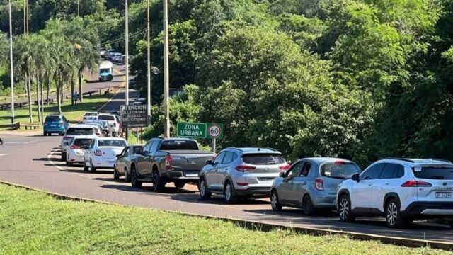Quase metade dos visitantes desistiria de entrar na Argentina por causa da fila, diz pesquisa