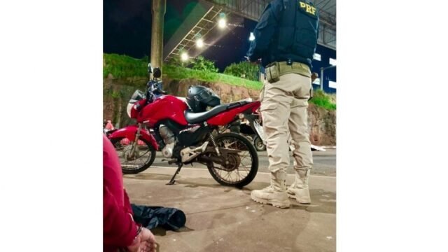 Paraguaio tenta fugir duas vezes, mas acaba preso com moto roubada na Ponte da Amizade