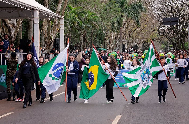 O desfile de 7 de Setembro fecha a Avenida Paraná a partir de sexta-feira