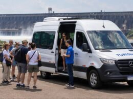 Van de turismo com mais de 15 anos deixa de rodar em Foz