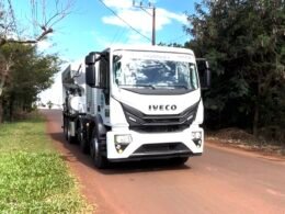 O novo caminhão faz as cinco etapas do tapa-buraco sozinho, e vai às ruas em 15 dias