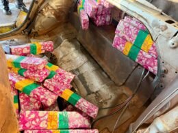 Carro com placa paraguaia tenta cruzar a fronteira com 212 quilos de maconha