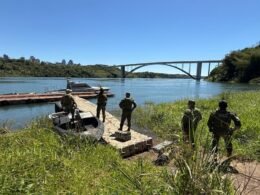 Suspeitos fogem e deixam 506 quilos de maconha na margem do Rio Paraná