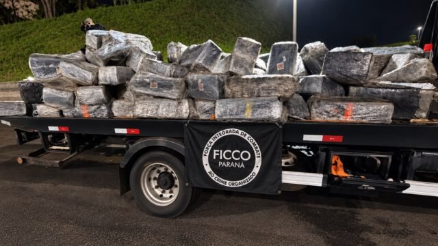 Caminhão com carga de sucata leva quase 3 toneladas de maconha na BR-277