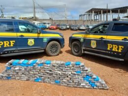 Motorista para no pedágio, some e deixa caminhão com 240 kg de cocaína nos pneus