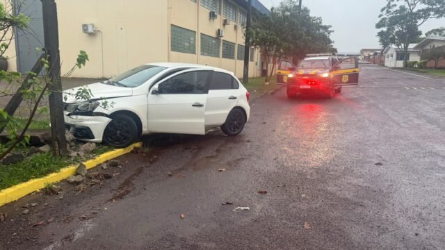 Perseguição da PRF entra no campus da Unioeste e termina com 156,9 kg de maconha em Cascavel