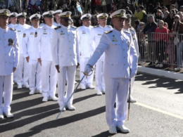 Vinte mil pessoas lotam a Avenida Paraná no desfile dos 204 anos da Independência