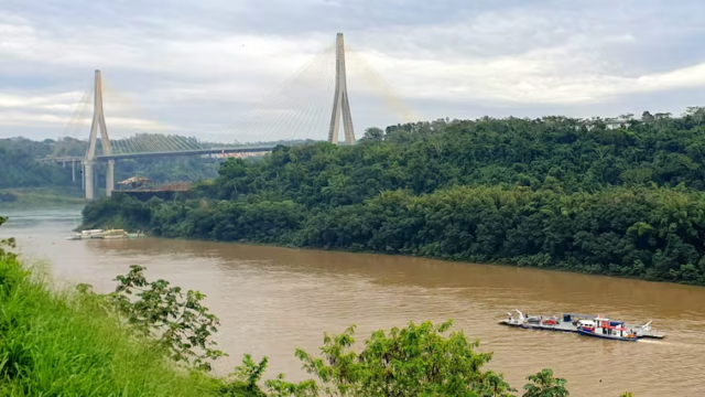 Puerto Iguazú e Presidente Franco criam corredor turístico pela balsa