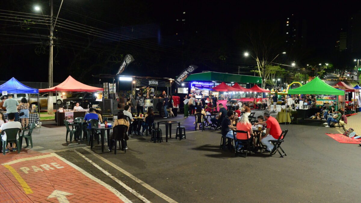 Feirinha da JK passa a abrir sexta e sábado à noite até o fim do ano