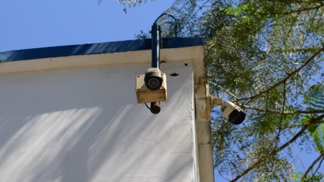 Prefeitura quer usar dinheiro da iluminação pública para instalar câmeras em escolas