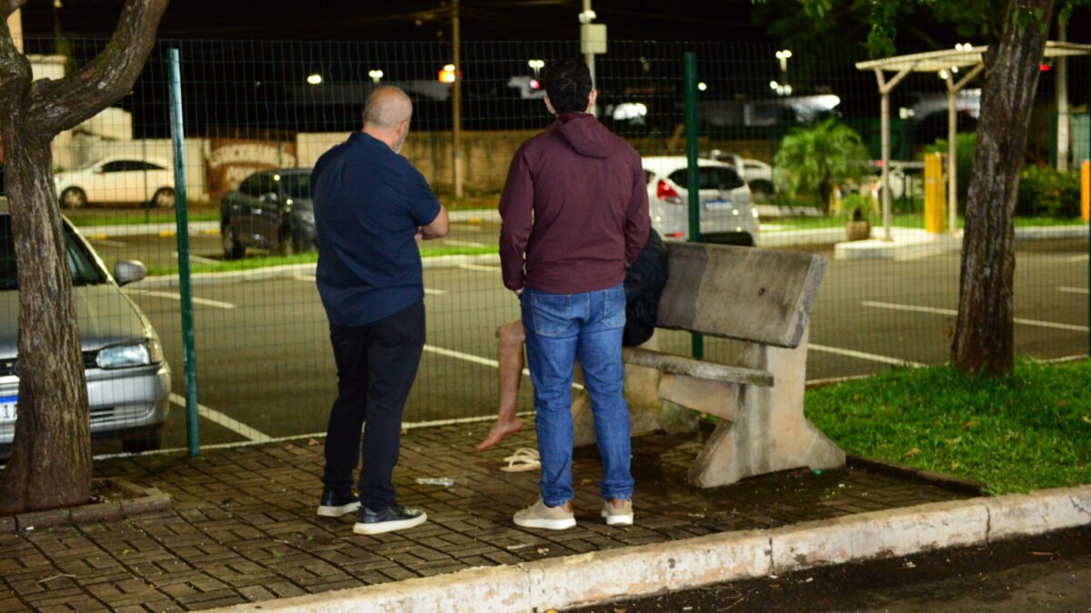Operação Nossa Casa faz abordagem noturna e encaminha pessoas ao Lar Esperança