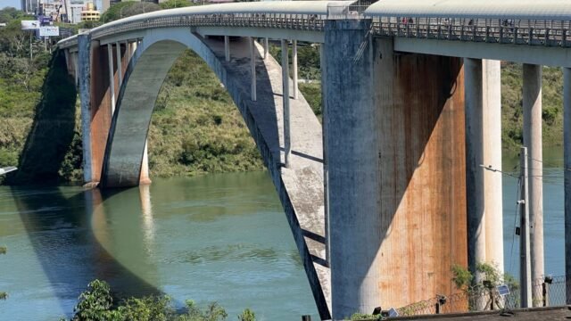 Brasil e Paraguai votam no mesmo domingo, e a ponte vai ter eleitor nos dois sentidos