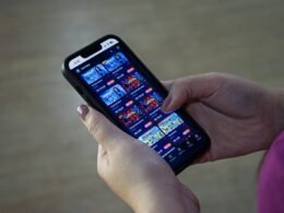 Motoristas de aplicativo e guias podem ganhar até 20% vendendo ingressos de parques em Foz