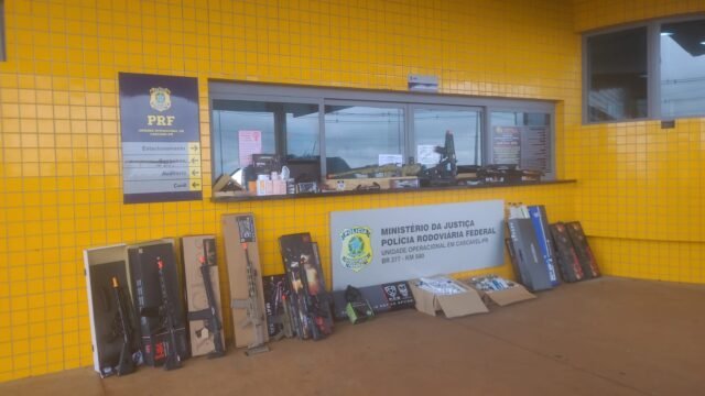 Motorista é preso com réplicas de armas e emagrecedores na BR-277 em Cascavel