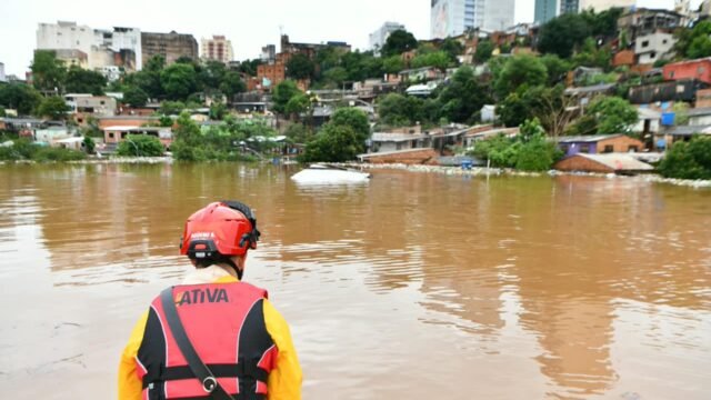 Paraguai tem mais de 600 famílias fora de casa pela cheia do rio Paraná