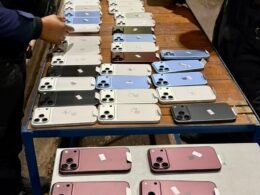 Receita desmonta painel de carro e encontra 126 celulares em São Miguel do Iguaçu