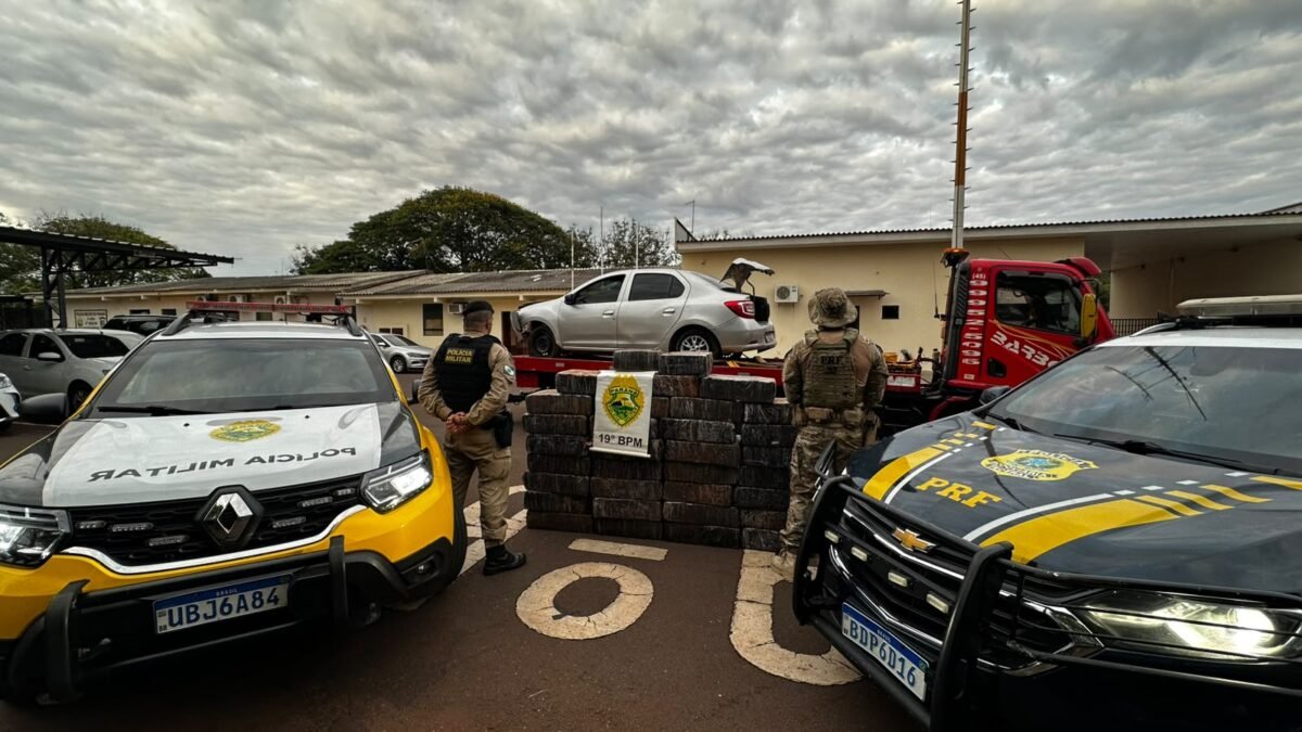 Fuga de 15 quilômetros termina com carro em barranco e 689,5 kg de maconha em Toledo