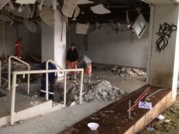 Prefeitura retira cinco toneladas de entulho de prédios de operadora que não consegue localizar