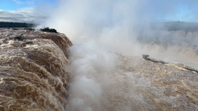 Cataratas do Iguaçu chegam a 17,7 milhões de litros por segundo, o maior volume do ano